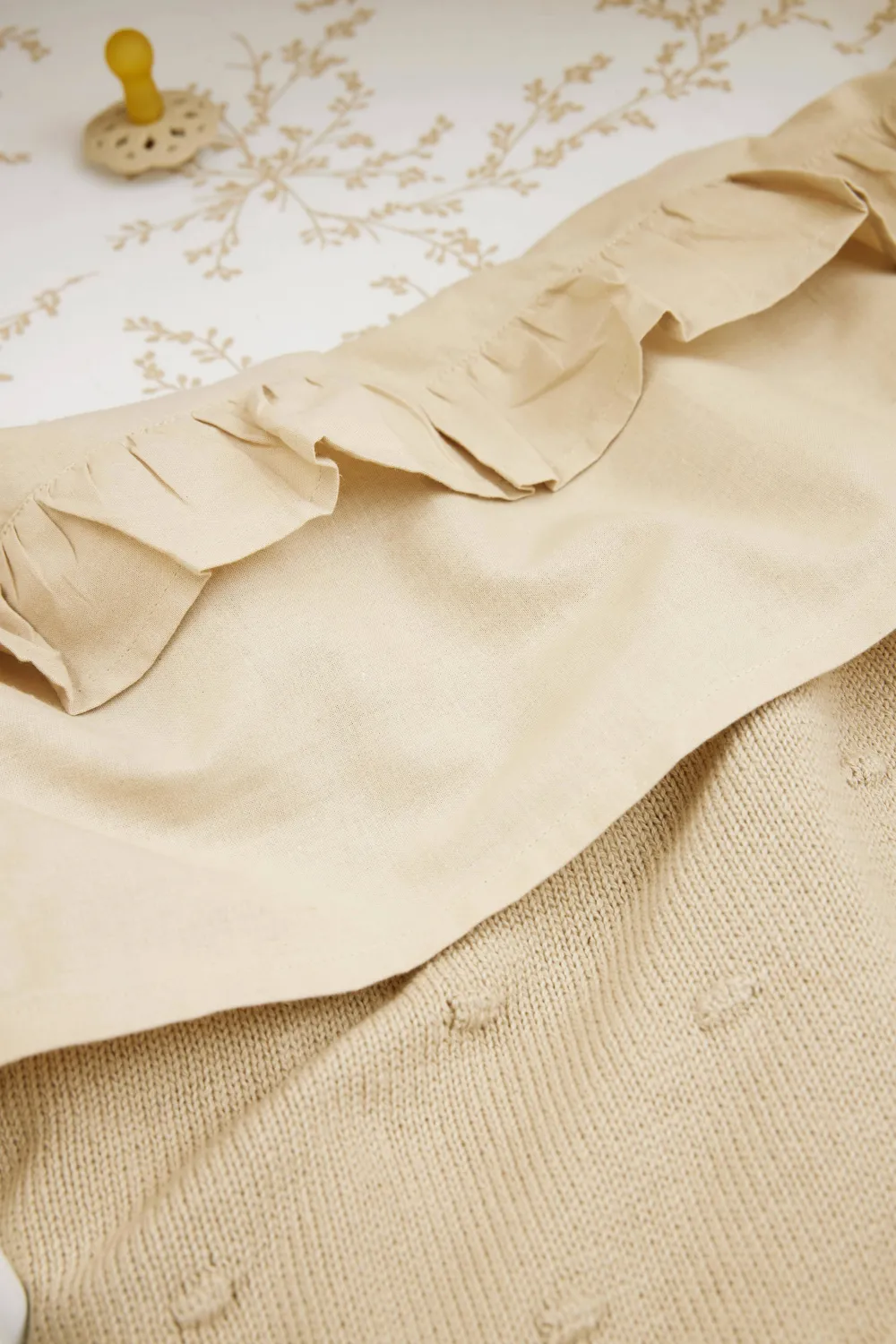 Shop Meyco Baby Ledikantlaken Ruffle 100X150 Sand